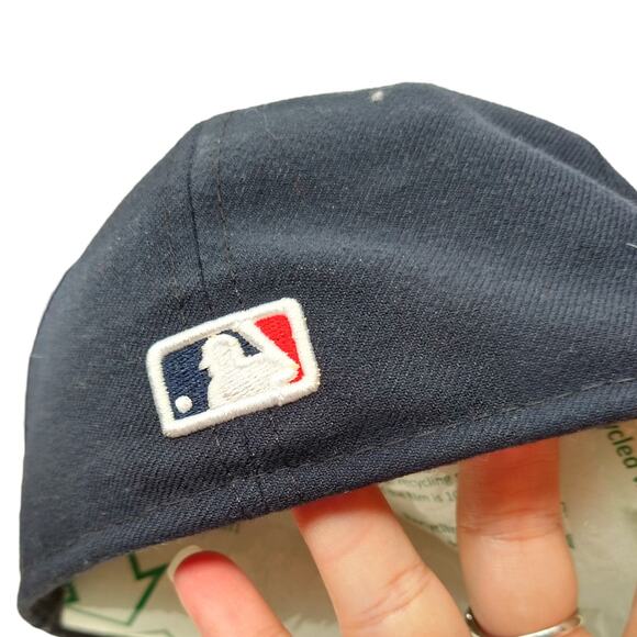 NEW ERA 59FIFTY Atlanta Braves Fitted Hat size 7 1/8 - Picture 2 of 3